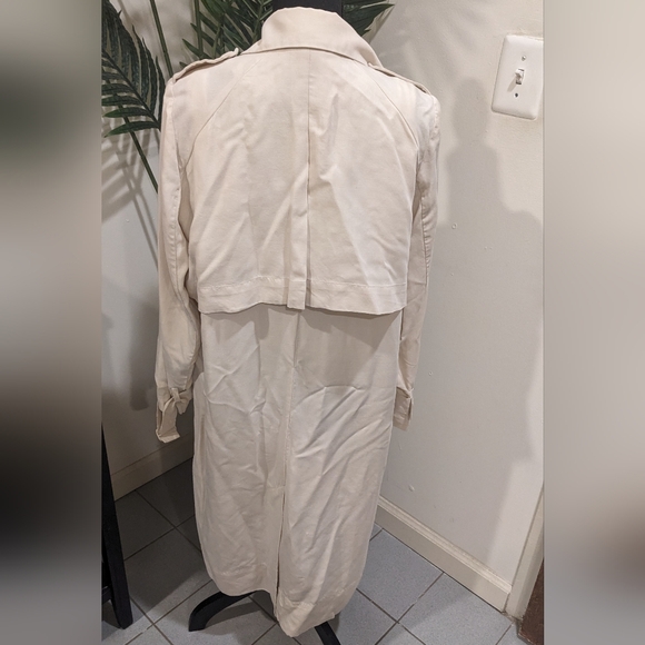 Duster - Picture 3 of 10